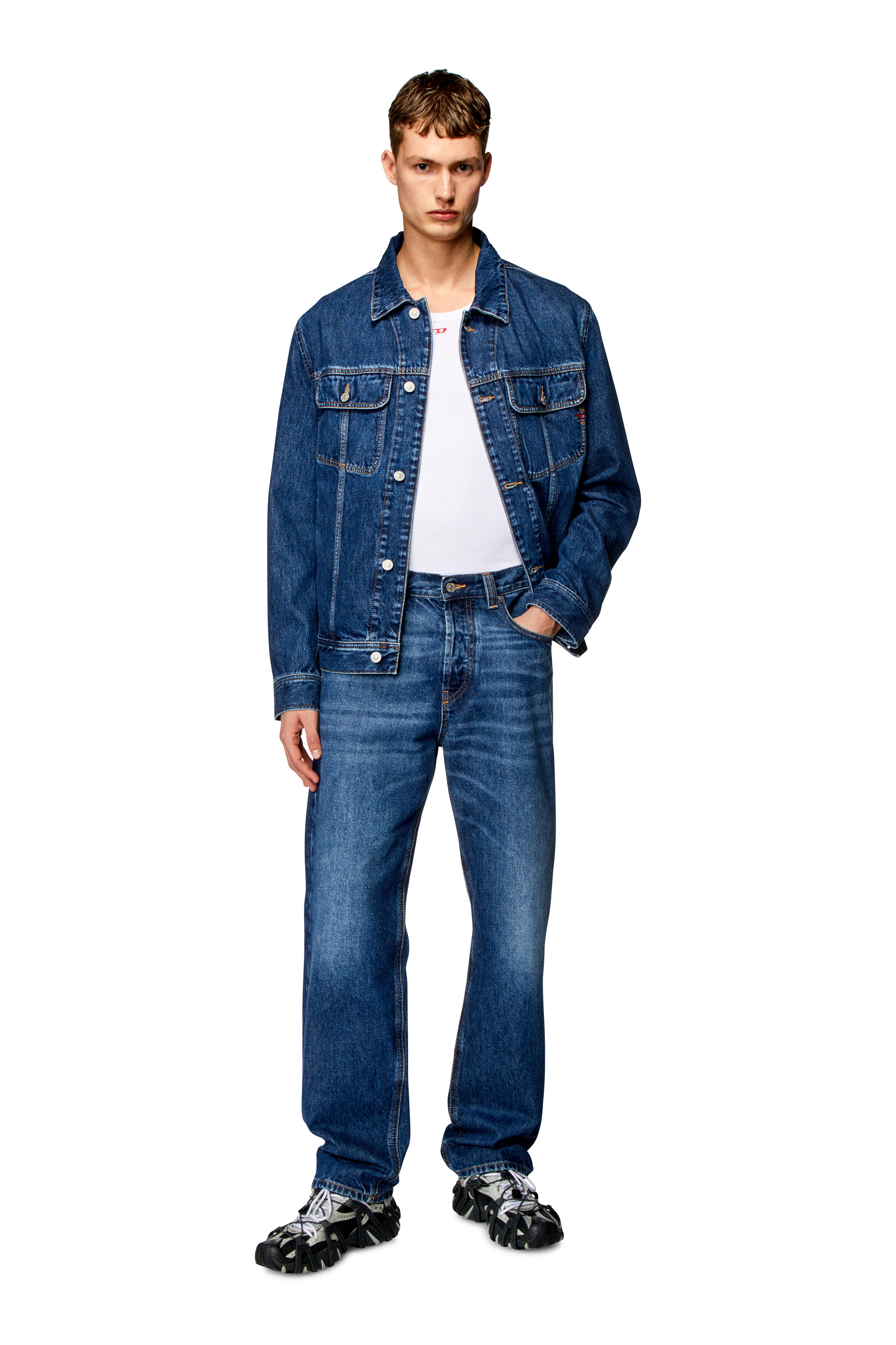 Diesel - D-BARCY, Chaqueta trucker de fit regular Hombre in Azul marino - 2