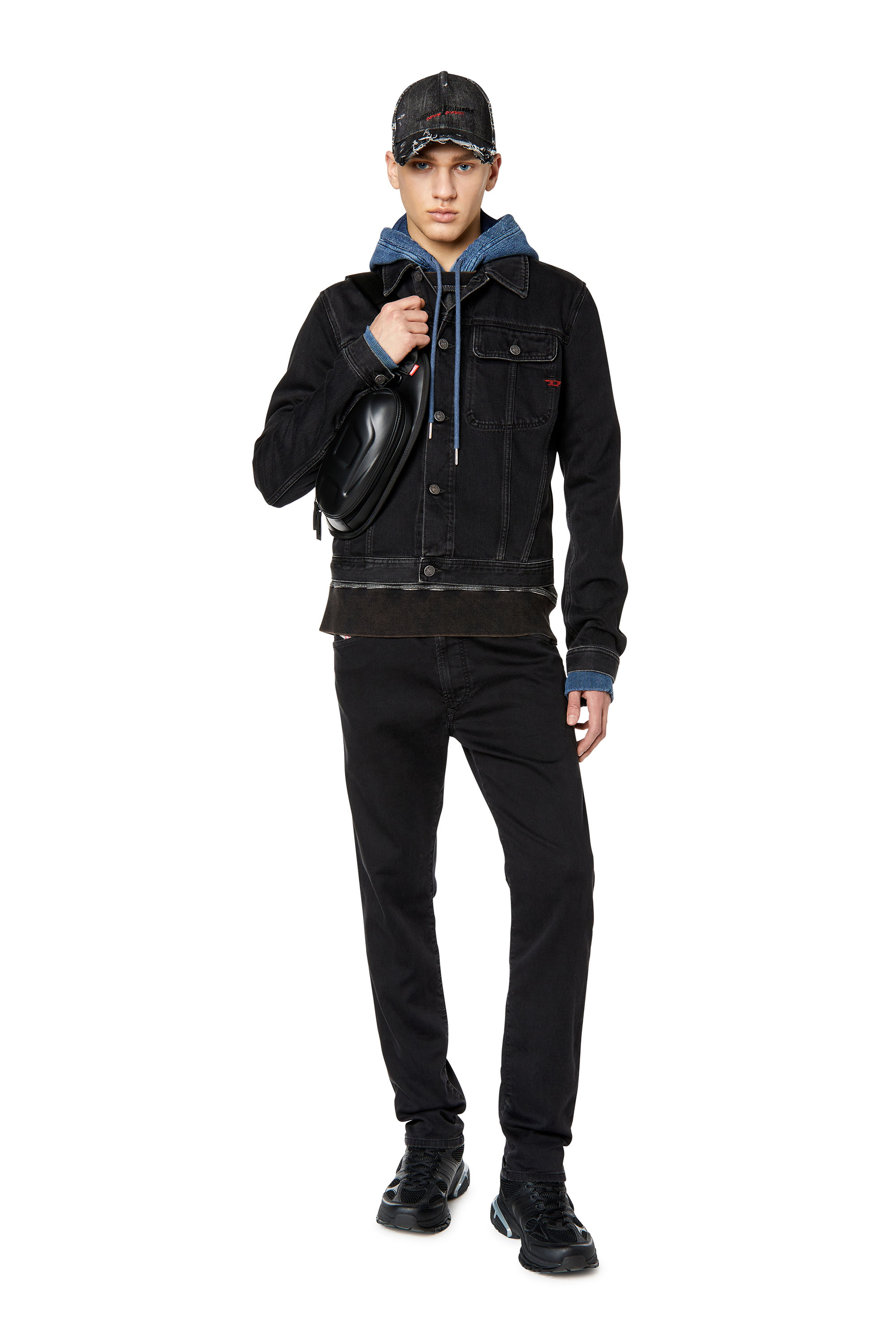 Diesel - Tapered 2030 D-Krooley Joggjeans® 068DX, Tapered 2030 D-Krooley Joggjeans® Hombre in Negro - 2