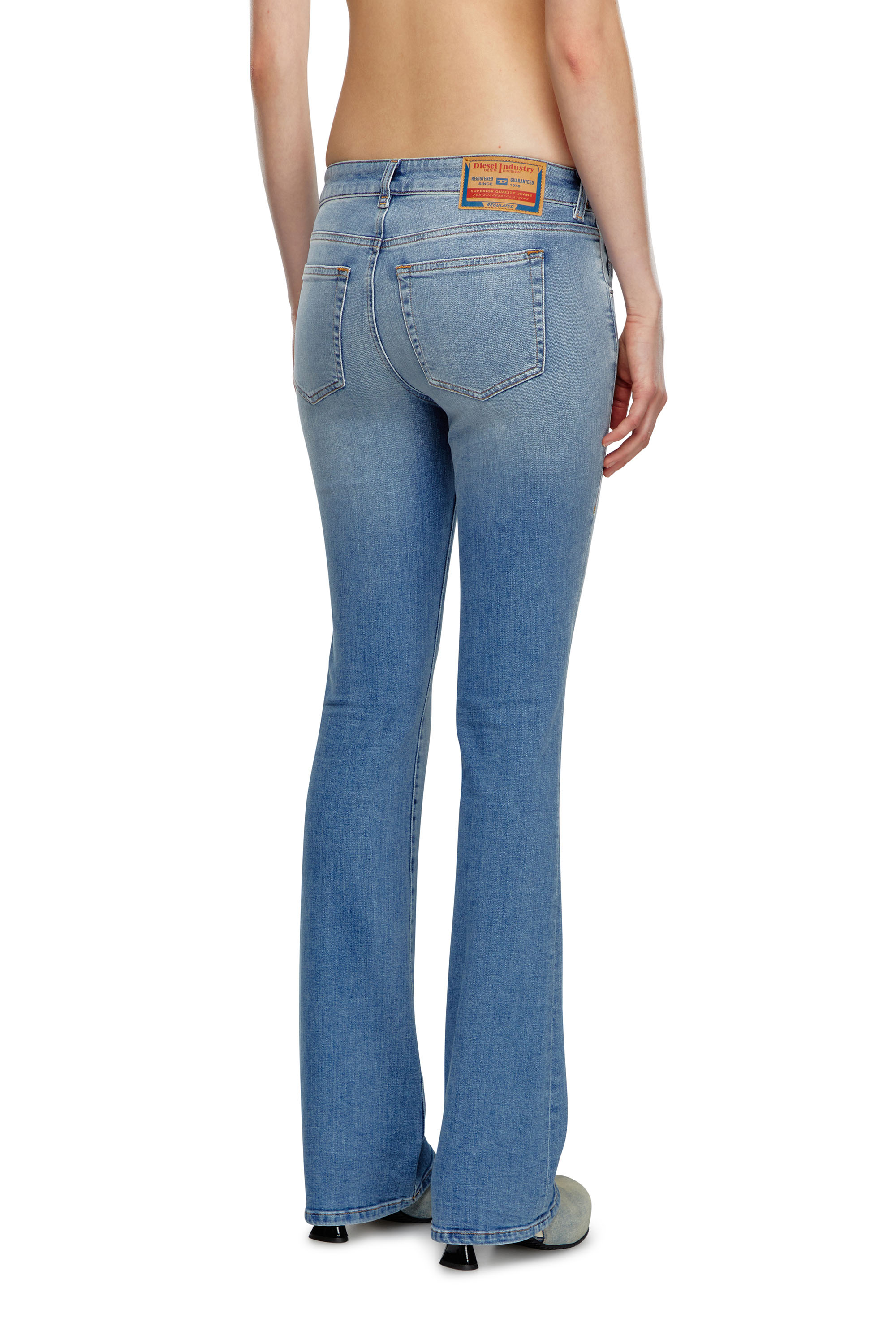 Diesel - Bootcut Jeans 1969 D-Ebbey 09K06 Mujer, Azul Claro - 4