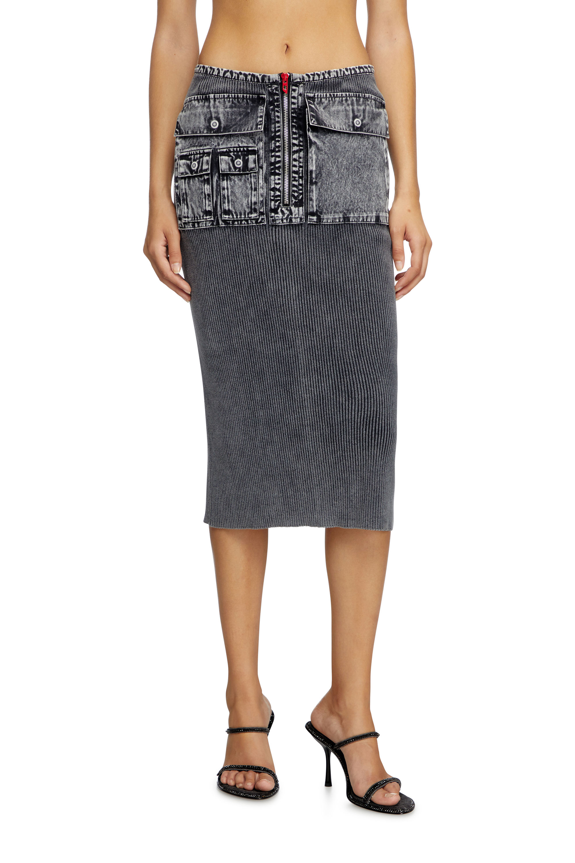 Diesel - M-MERYN, Falda midi tejida con bolsillos cargo de denim Mujer in Gris - 1