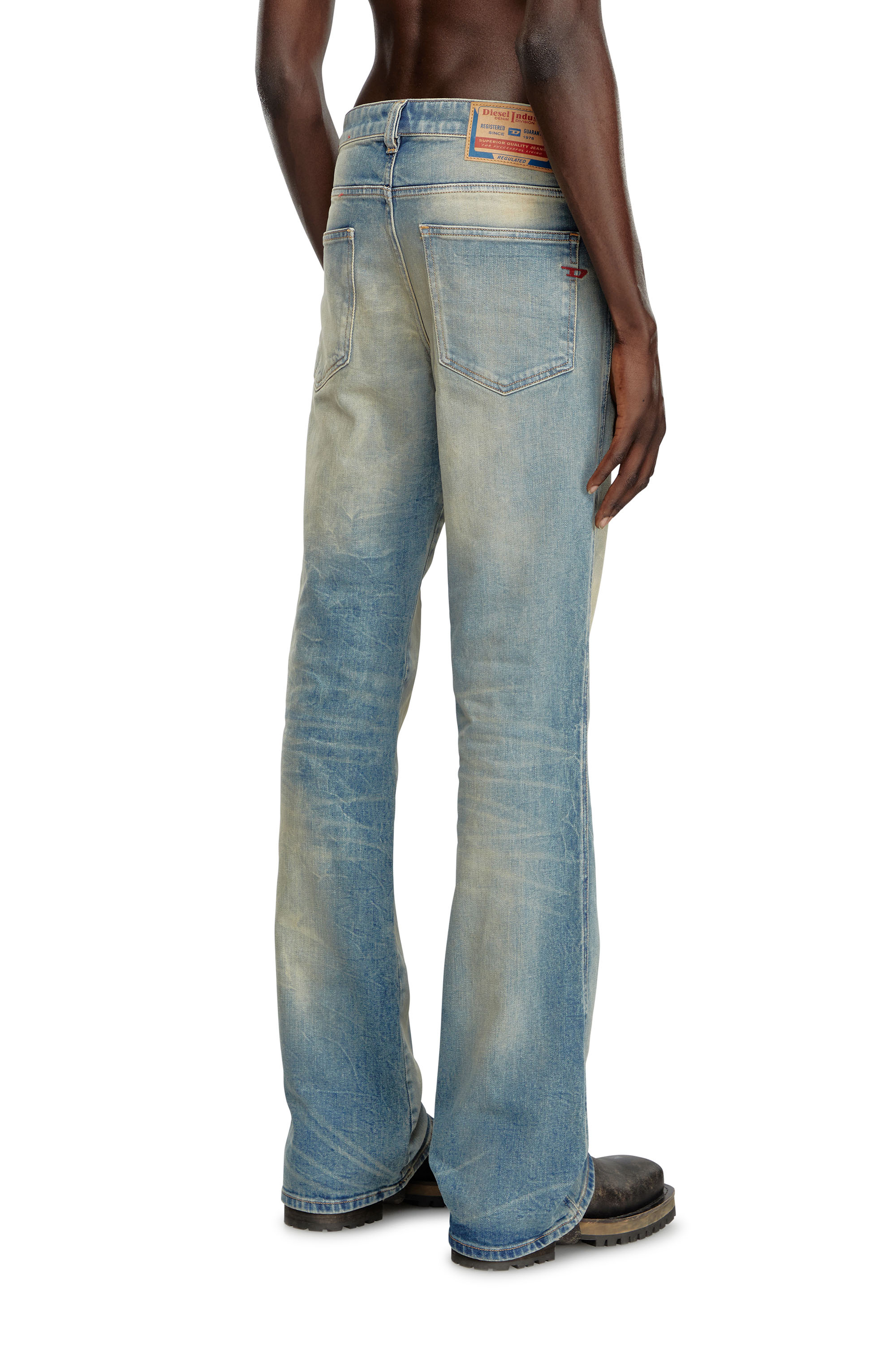 Diesel - Bootcut Jeans 1998 D-Buck 09H78 Hombre, Azul medio - 3