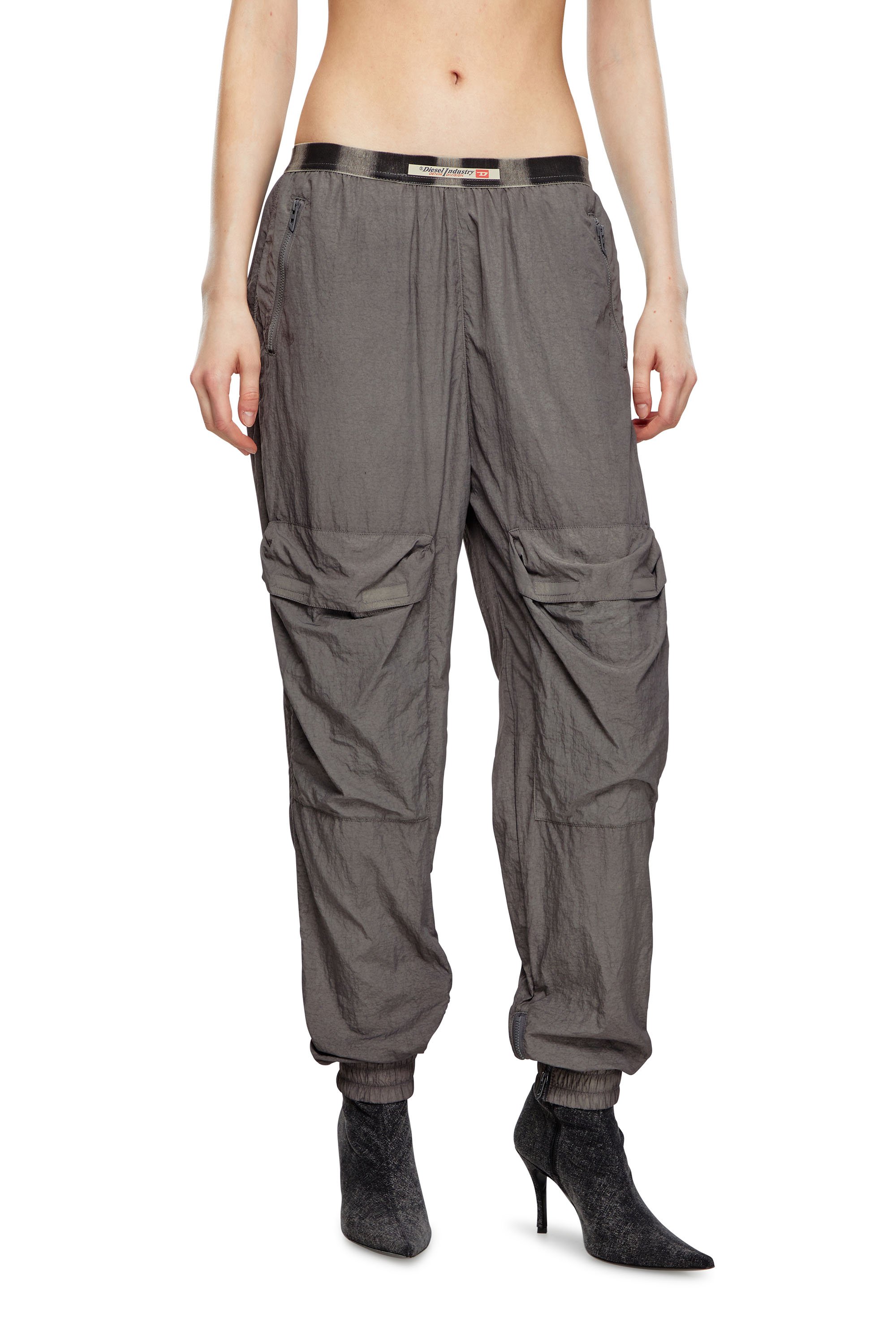 Diesel - P-ARADISE, Pantalones cargo de nailon desteñido Mujer in Gris - 1