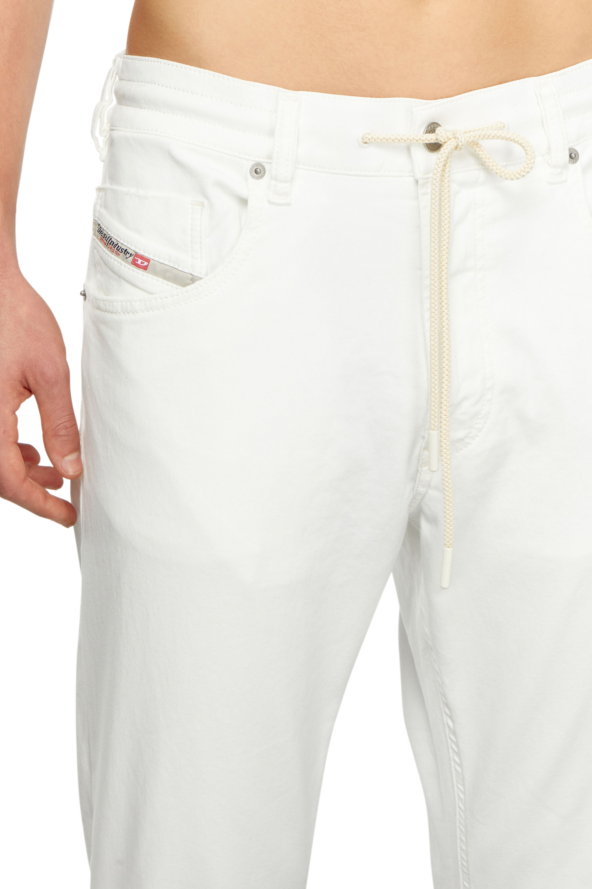 Diesel - Regular 2030 D-Krooley Joggjeans® 068HX Hombre, Blanco - 5