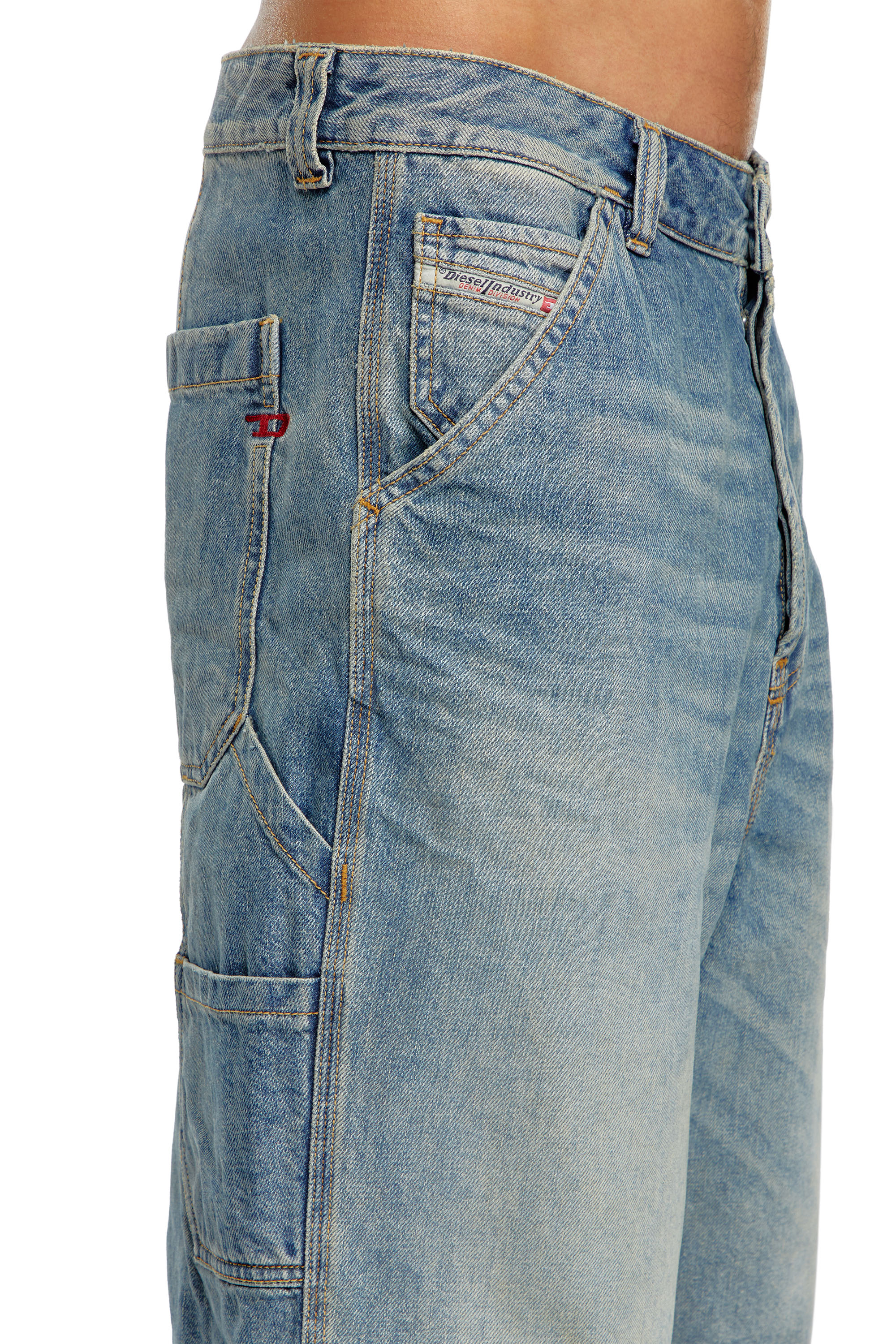 Diesel - D-LIVERY-SHORT, Pantalones cortos utility en denim Hombre in Azul marino - 5