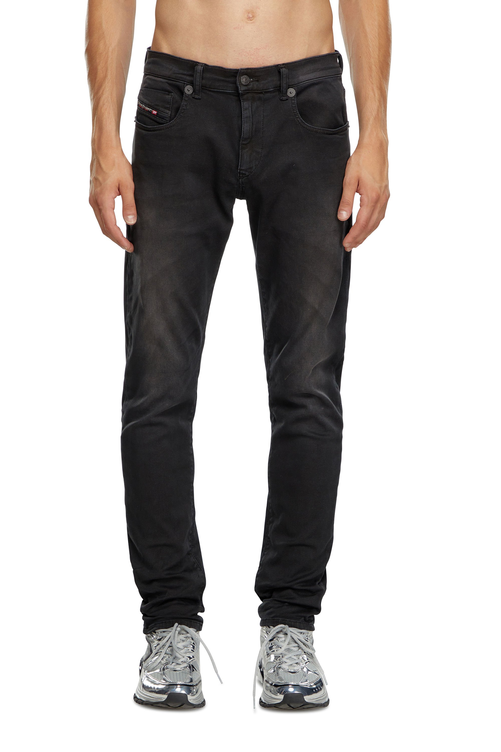 Diesel - Man's Slim 2060 D-Strukt Joggjeans® 0670M, Black/Dark grey - 2