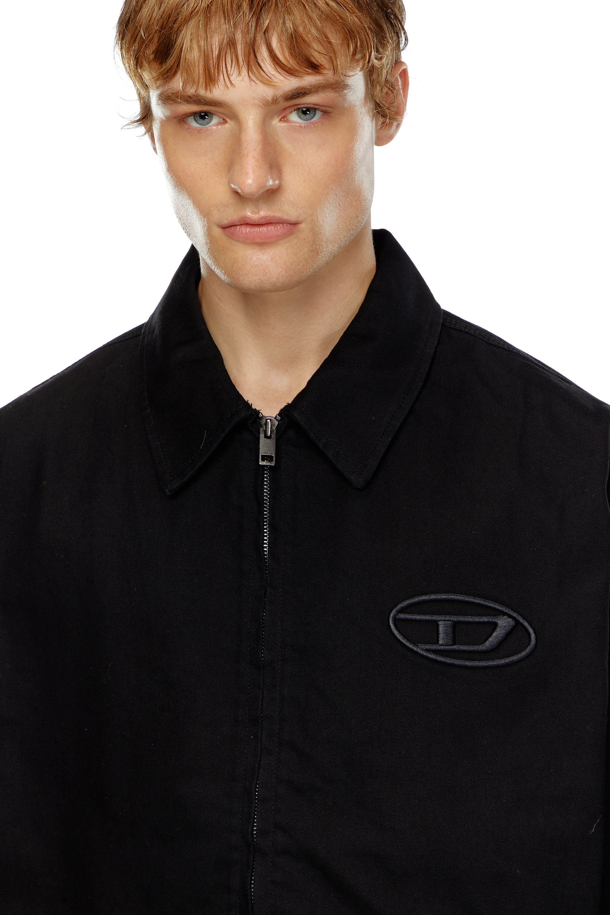 Diesel - J-TAYLOR-BLEACH, Chaqueta tipo blusón de denim con logotipo descolorido Hombre in Negro - 5