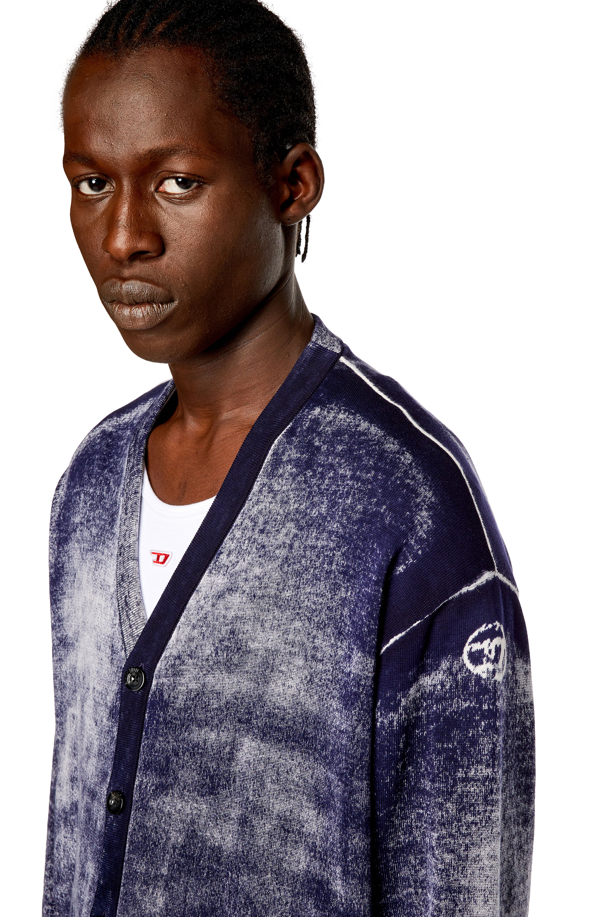 Diesel - K-LARENCE-CARDIGAN-B, Chaqueta de punto de algodón con estampado invertido Hombre in Azul marino - 4