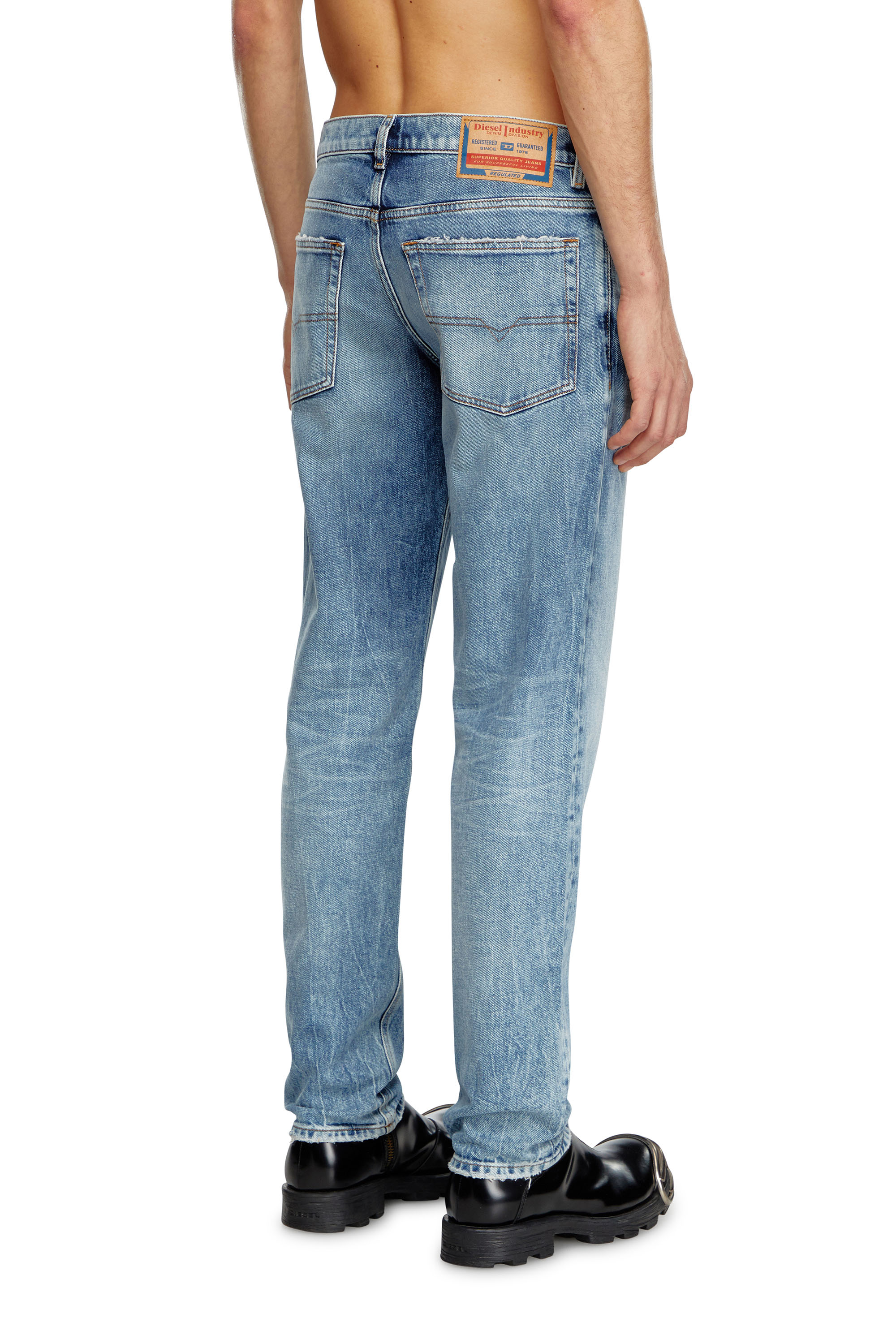 Diesel - Regular Jeans 2023 D-Finitive 09J54 Hombre, Azul medio - 3