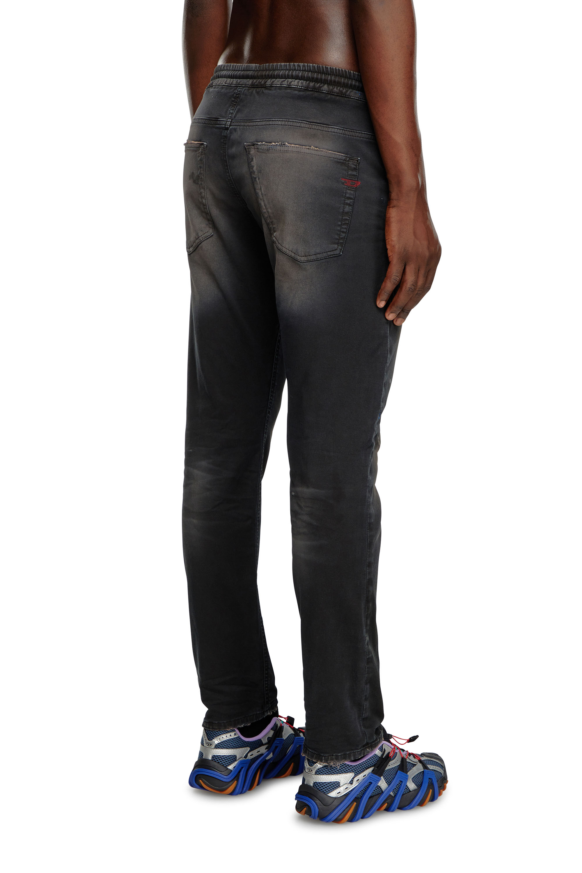 Diesel - Regular 2030 D-Krooley Joggjeans® 068LW Hombre, Negro - 4