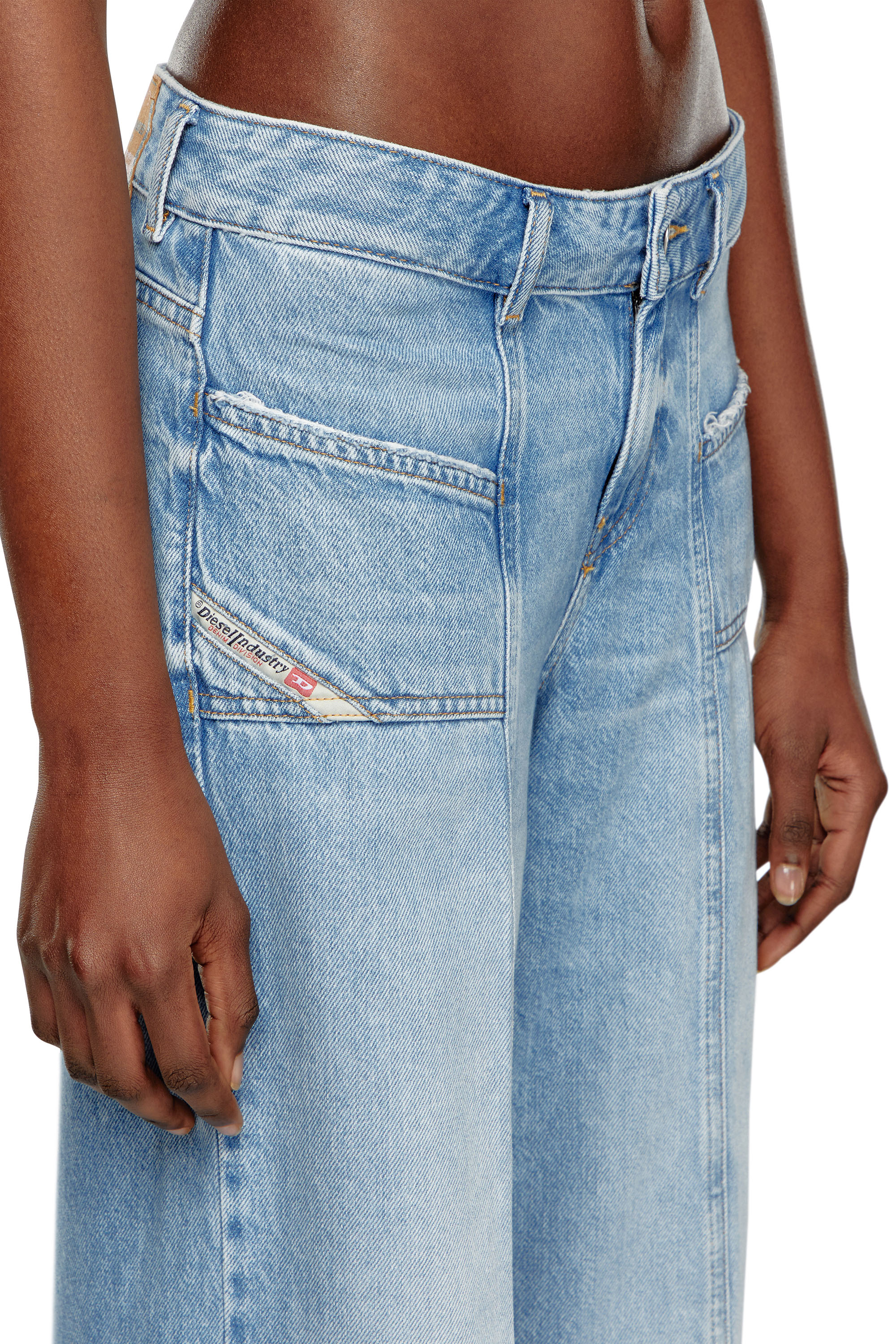 Diesel - Flare Jeans D-Akii 09J88 Mujer, Azul Claro - 5