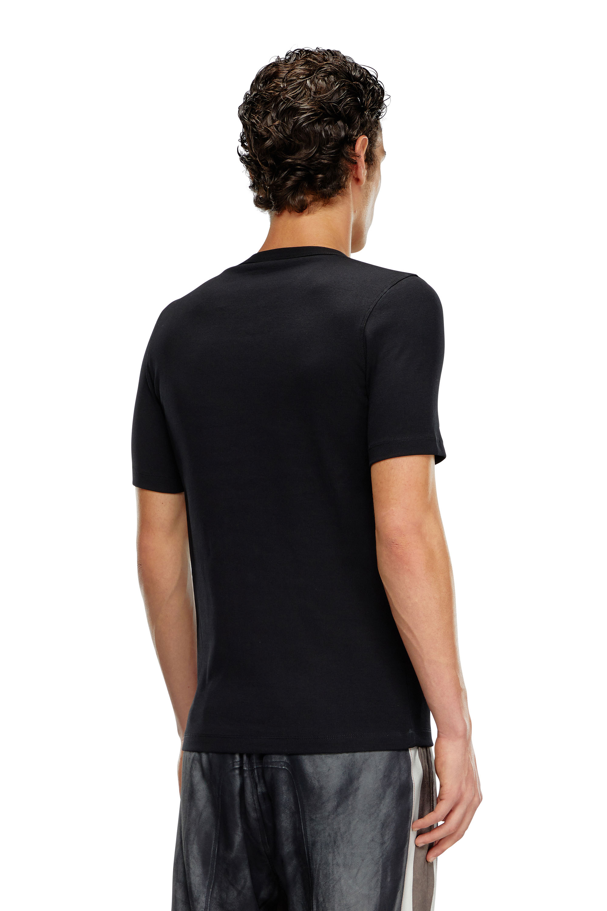 Diesel - D-RIBBER-N, Camiseta con parche D Hombre in Negro - 2