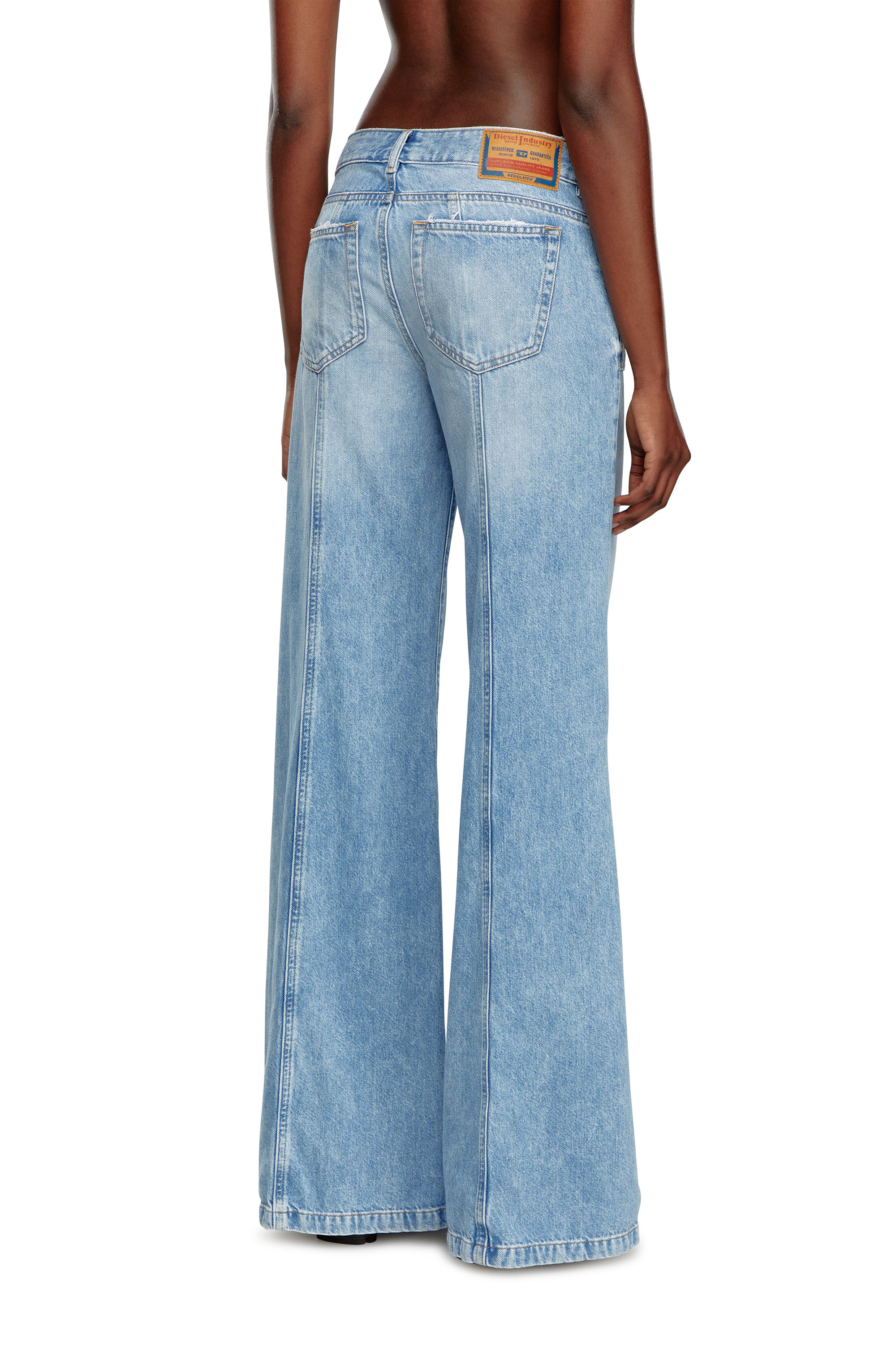 Diesel - Flare Jeans D-Akii 09J88 Mujer, Azul Claro - 4