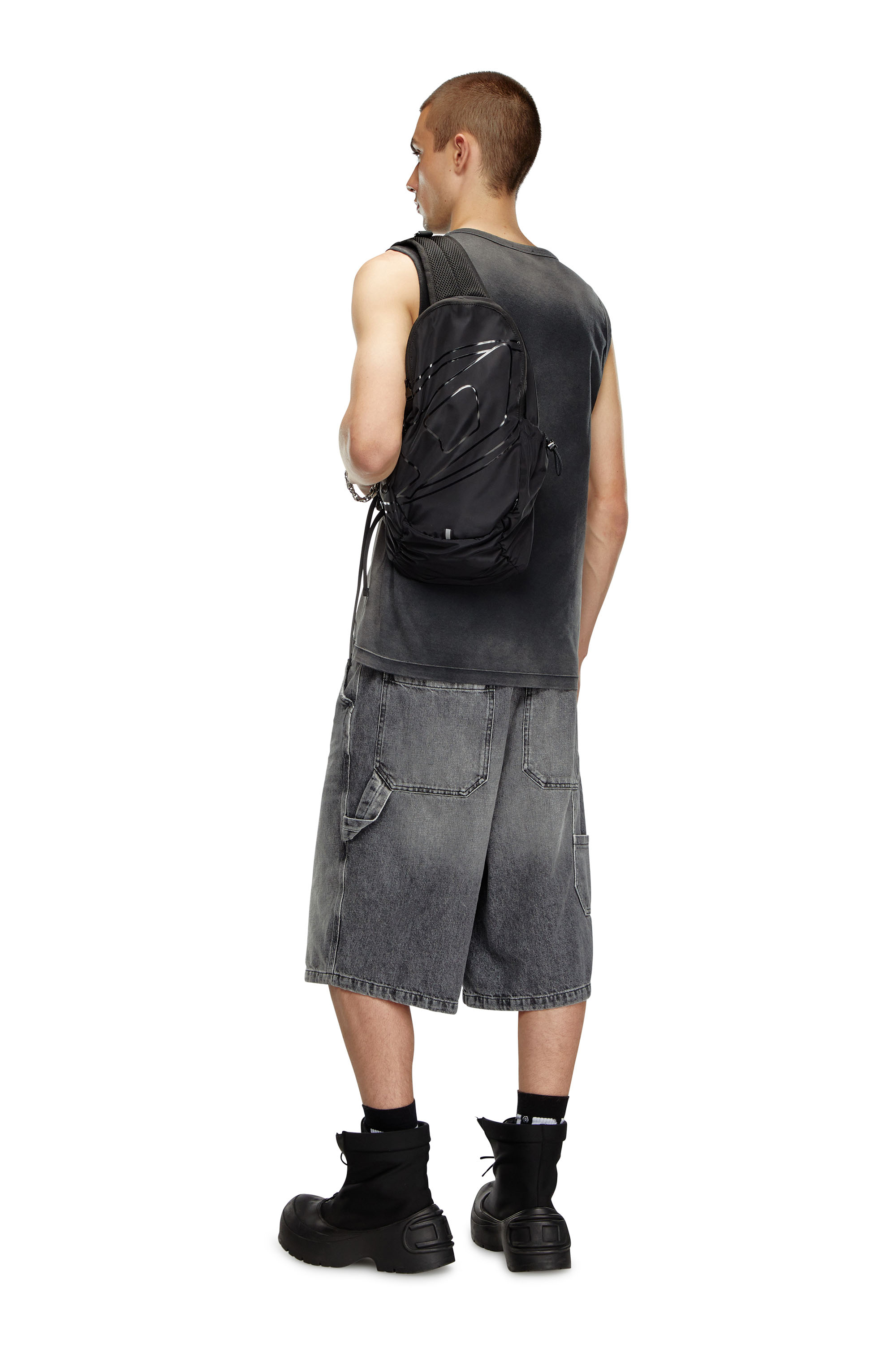 Diesel - DRAPE SLING BAG, Drape-Zapatos sin talón de denim Hombre in Negro - 6