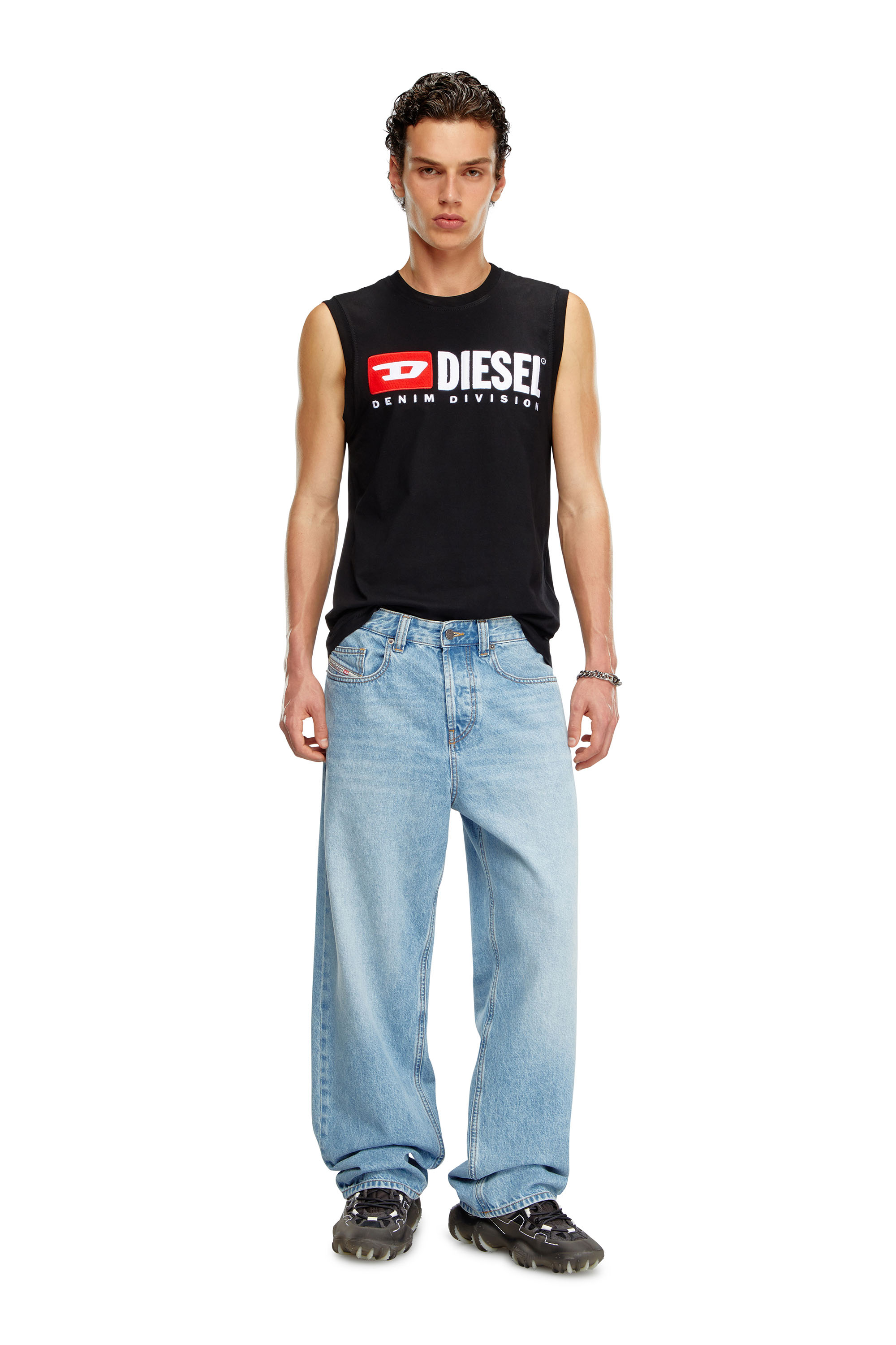 Diesel - T-ISCO-DIV, Camiseta sin mangas con logotipo estampado en el pecho Hombre in Negro - 2