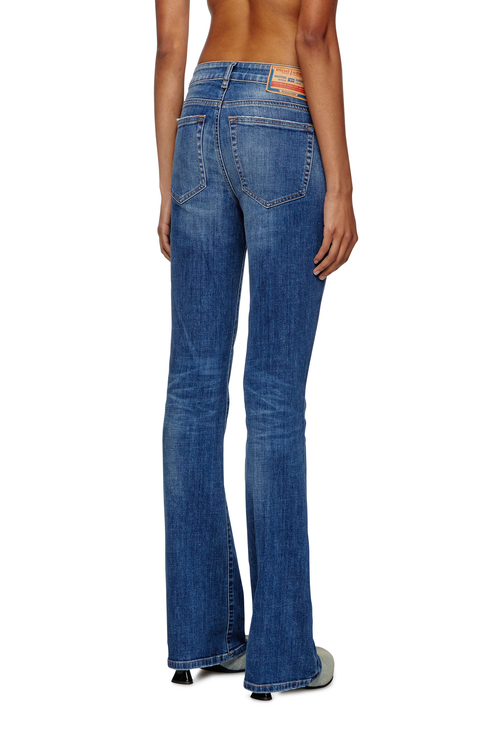 Diesel - Bootcut Jeans 1969 D-Ebbey 09J33 Mujer, Azul medio - 3