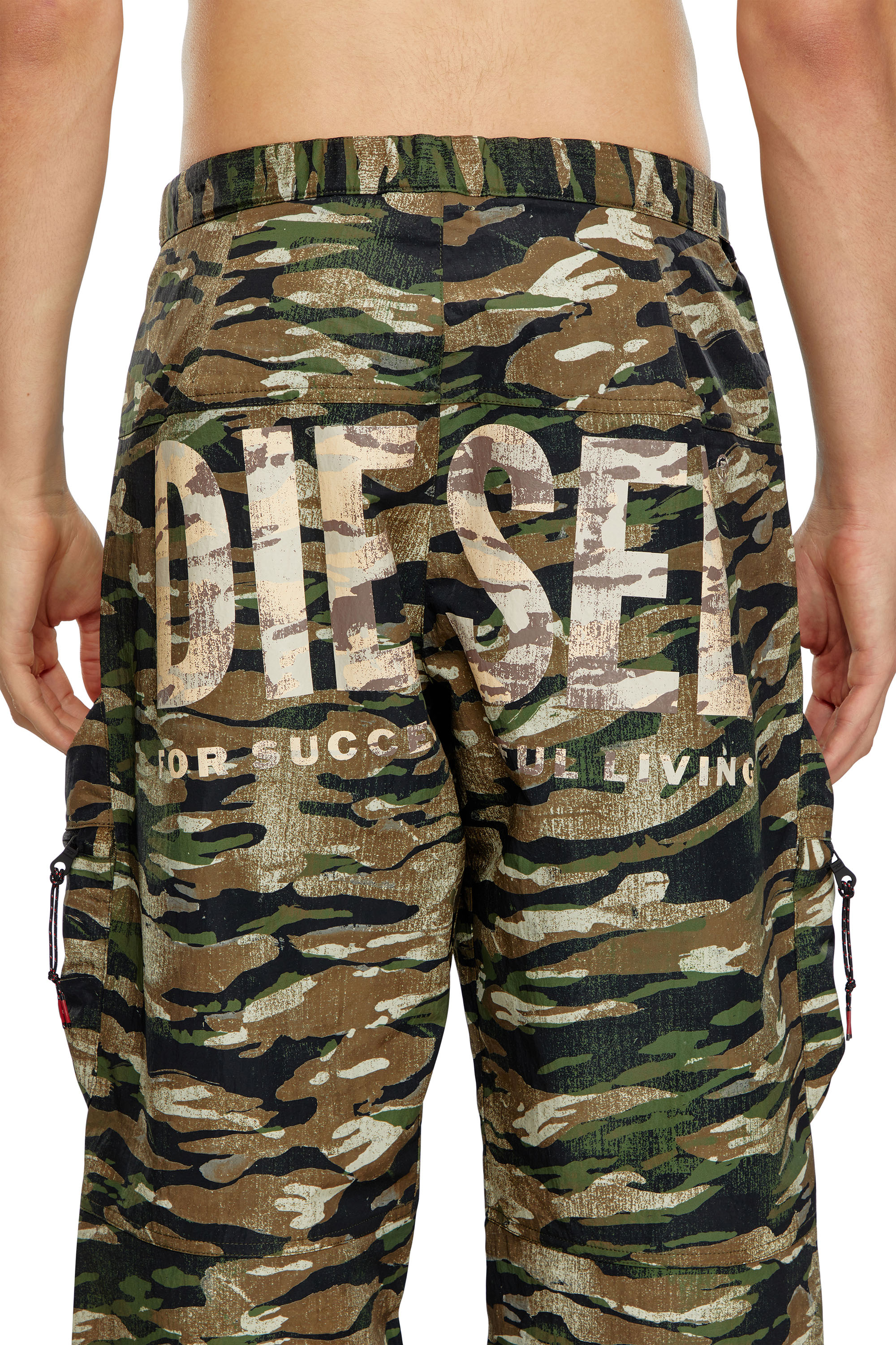 Diesel - AMSB-AMBROSE-WT23, Pantalones cargo de nailon con estampado desgastado de camuflaje Hombre in Multicolor - 4