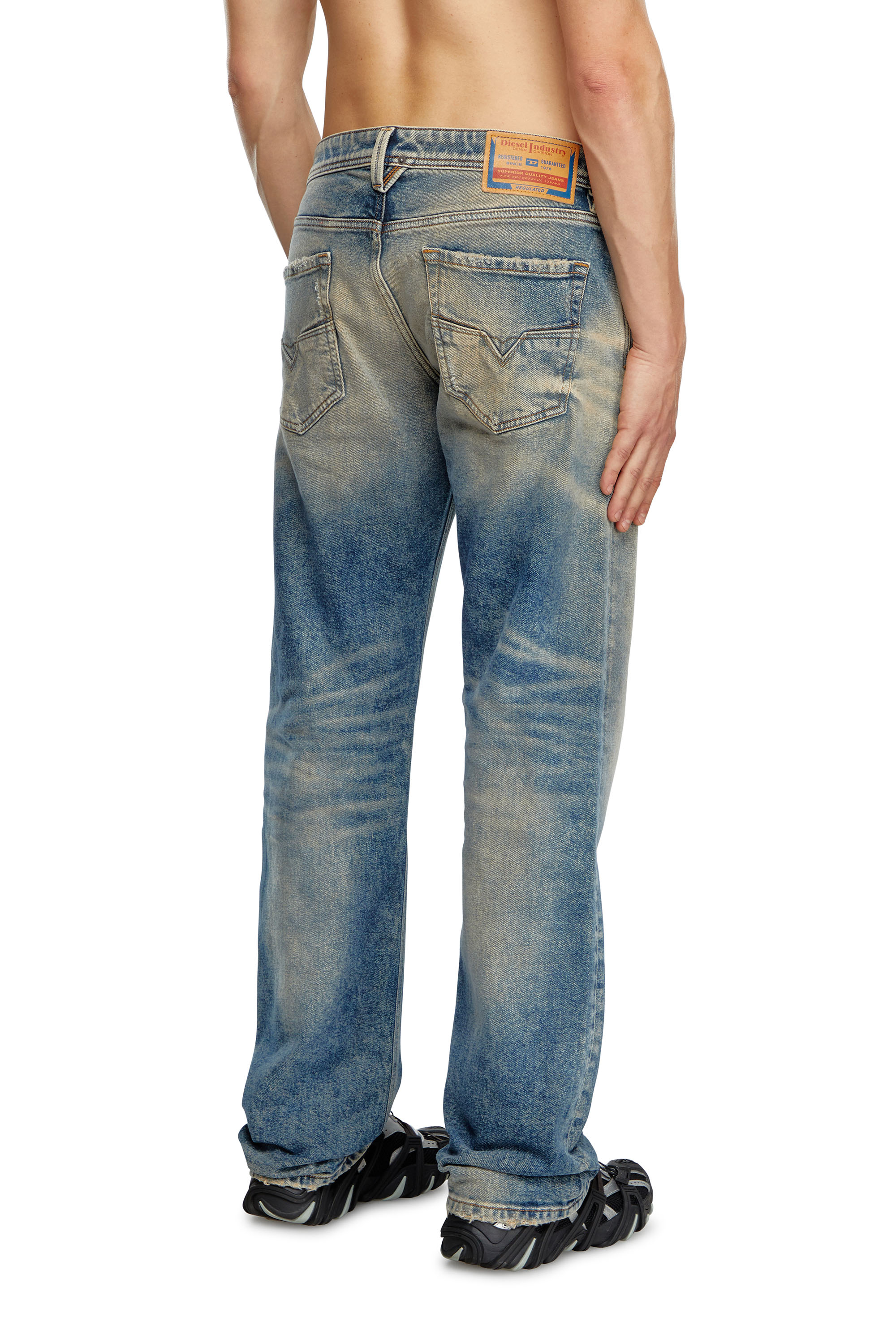 Diesel - Man's Regular Jeans 1985 Larkee 09K32, Medium blue - 3