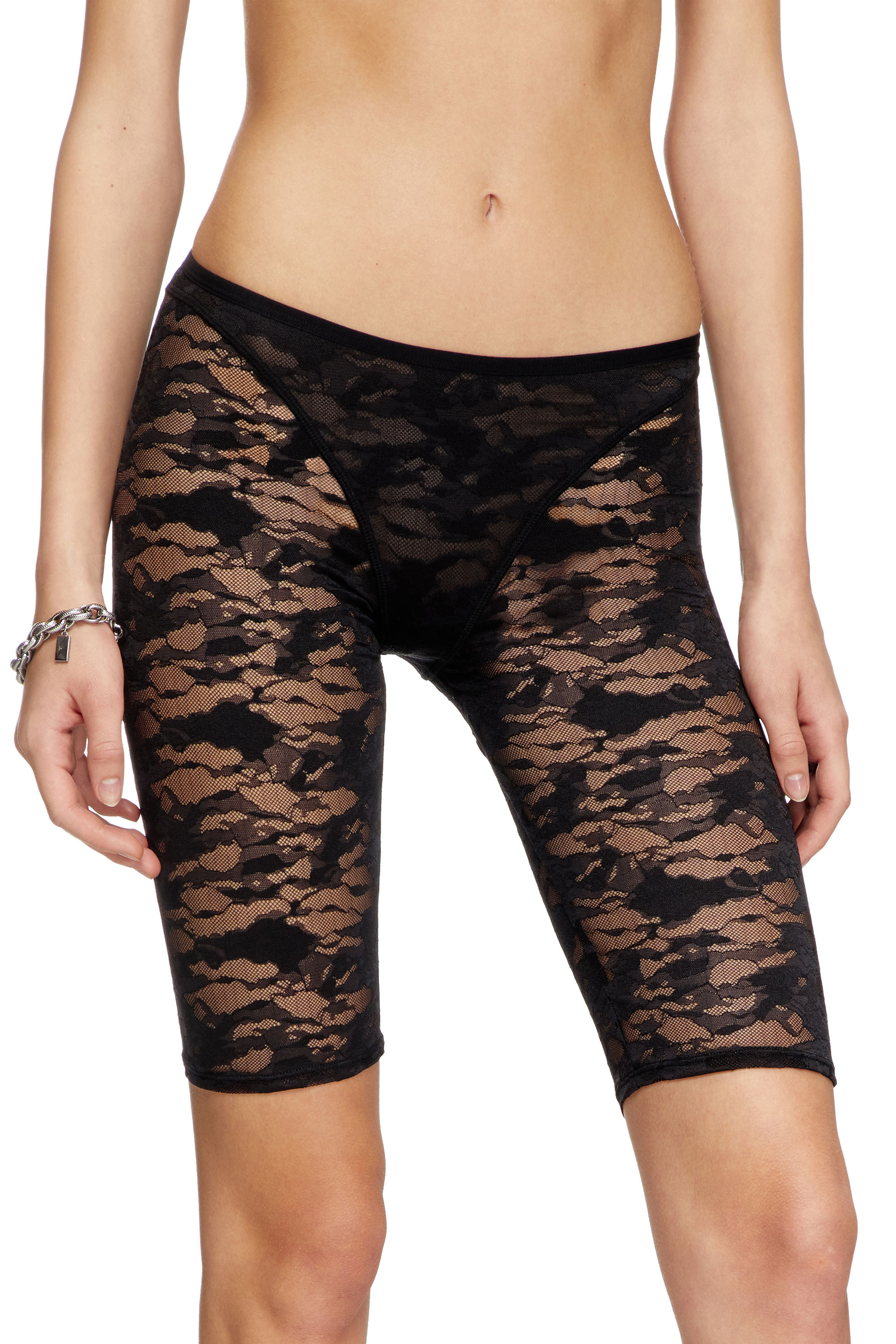 Diesel - UFLB-D-OVAL-LACE-SHORT, Pantalones cortos de encaje y camuflaje con placa Oval D Mujer in Negro - 2