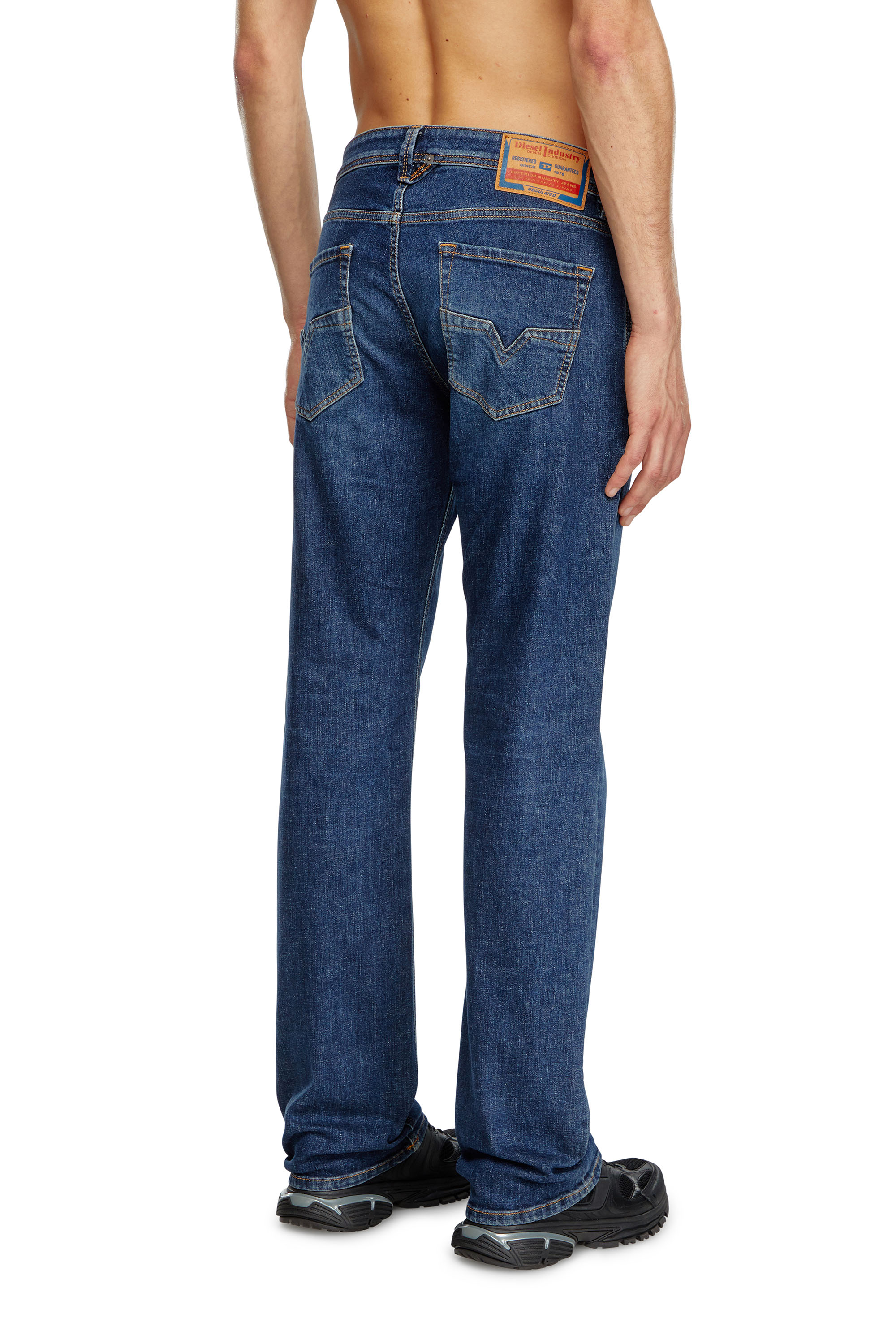 Diesel - Regular Jeans 1985 Larkee 09J47 Hombre, Azul Oscuro - 4