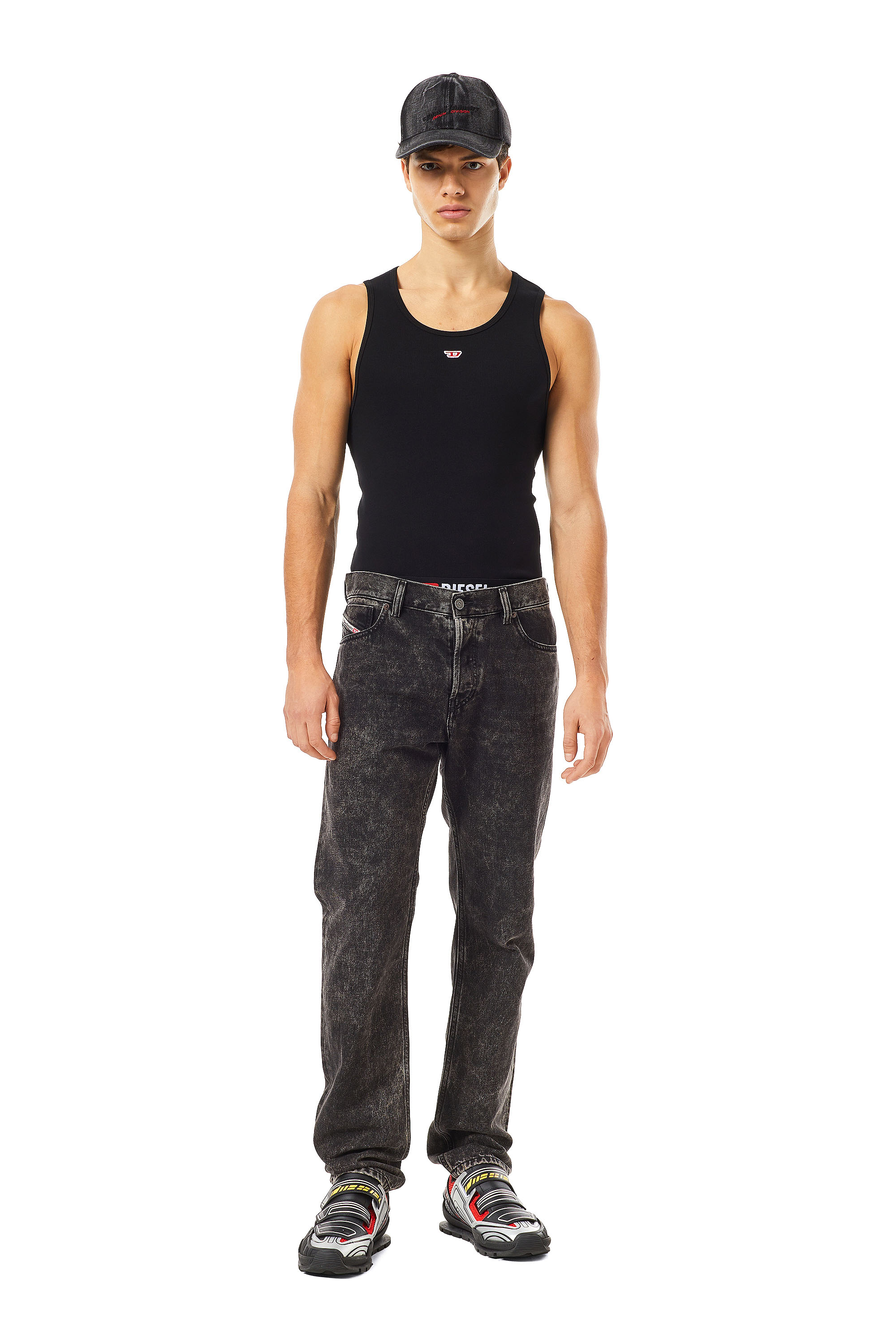 Diesel - Regular Jeans 1995 D-Sark 09B87, Regular Jeans - 1995 D-Sark Hombre in Negro - 2