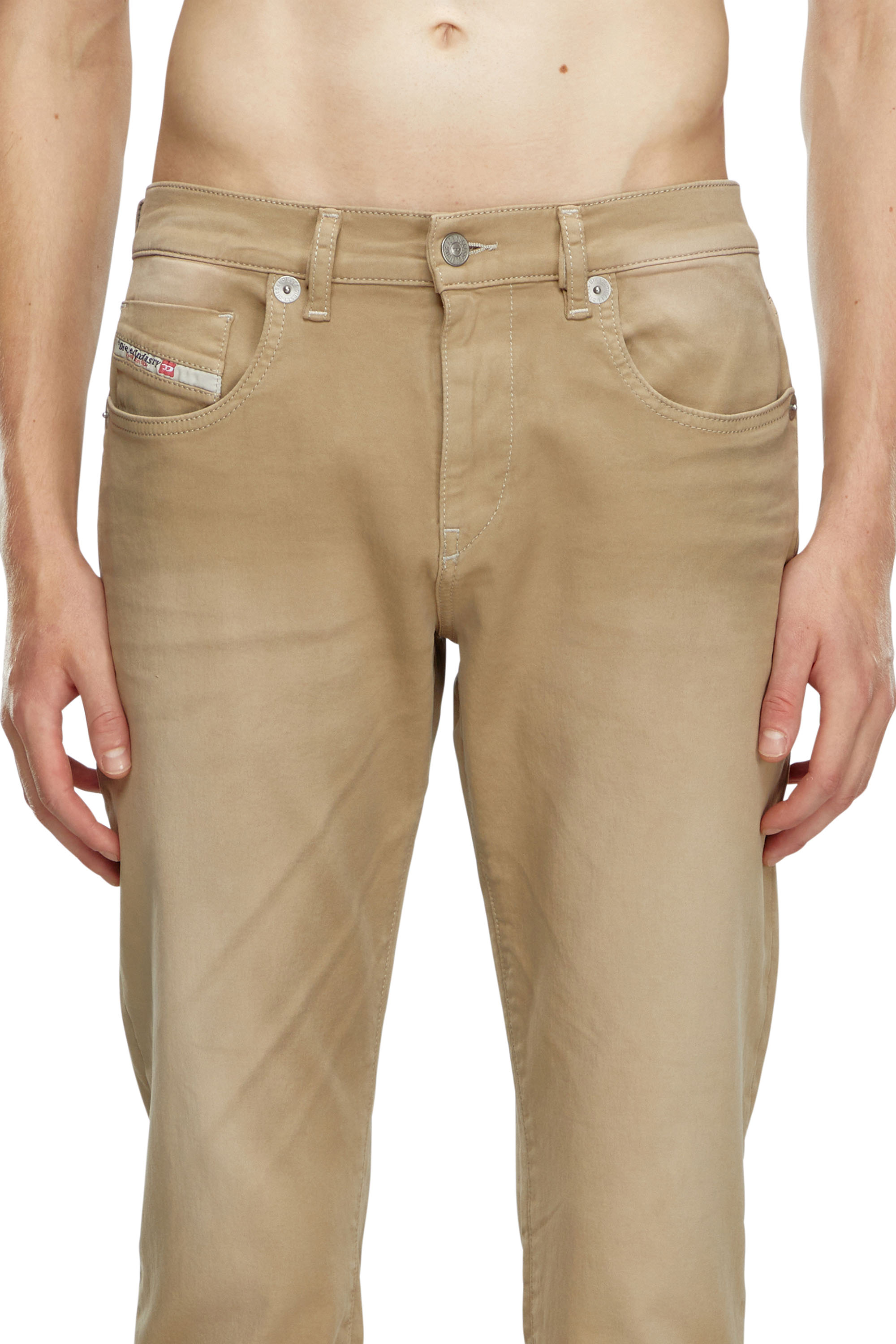 Diesel - Man's Slim 2060 D-Strukt Joggjeans® 0670M, Beige - 4